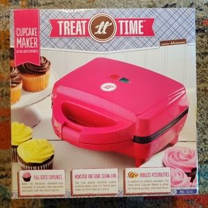BNIB cupcake maker